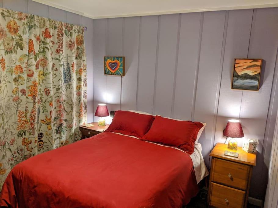 Sleeping Wolf Guest House 오크허스트 외부 사진