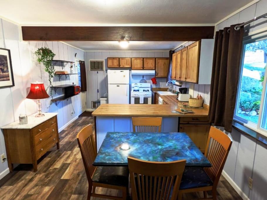 Sleeping Wolf Guest House 오크허스트 외부 사진